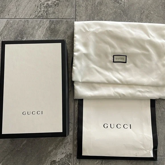 Gucci purse - Picture 4 of 11